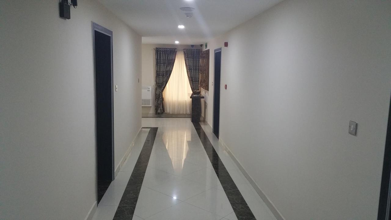 H210 Hotel Aliayabiagba Bagian luar foto