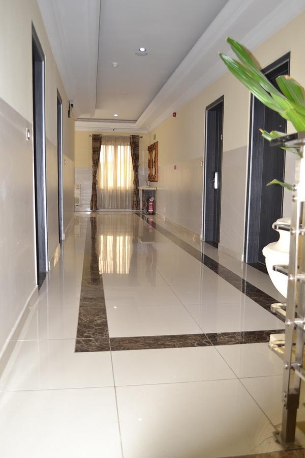 H210 Hotel Aliayabiagba Bagian luar foto
